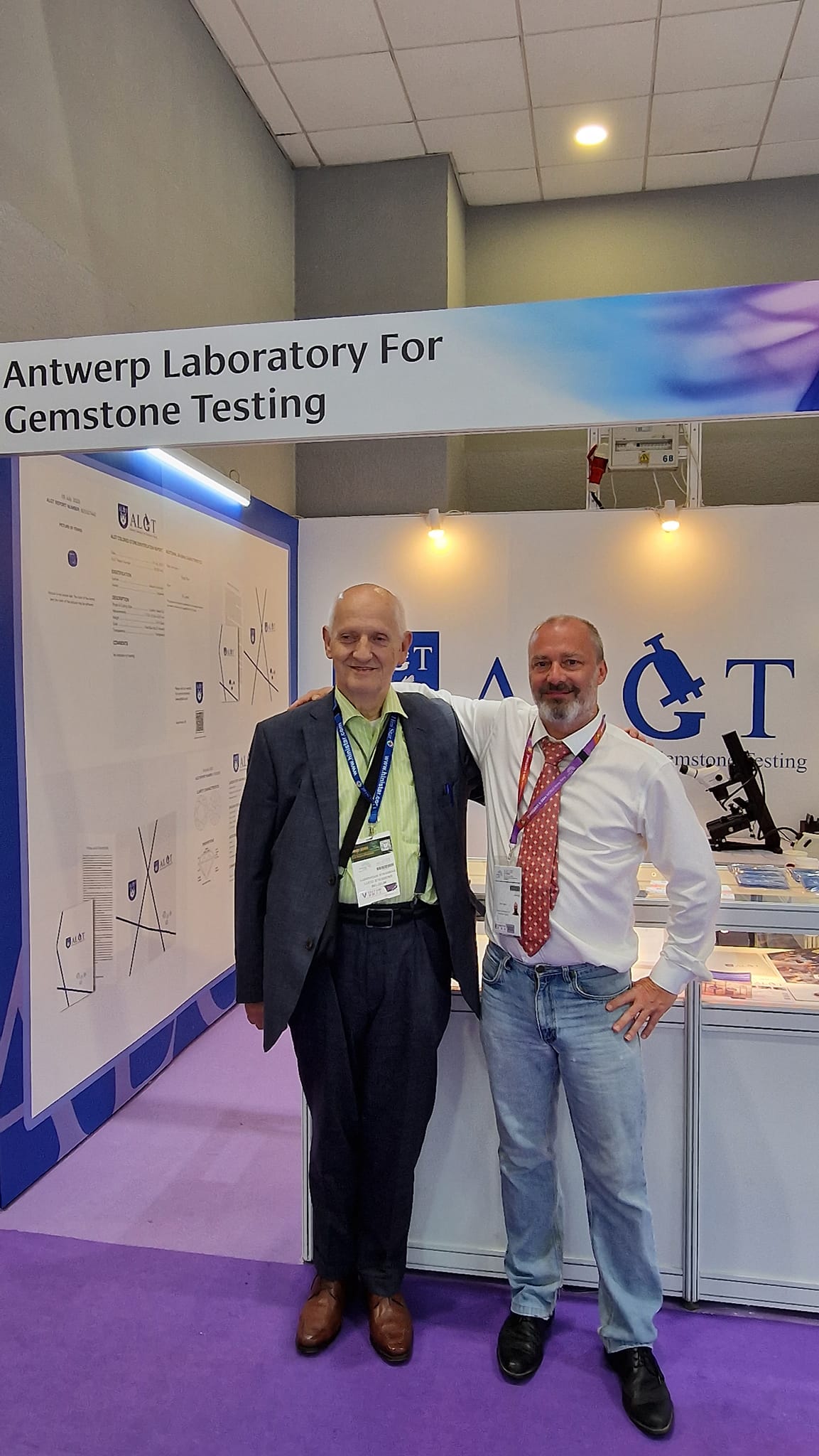 ALGT at HongKong gemstone and jewelry show.