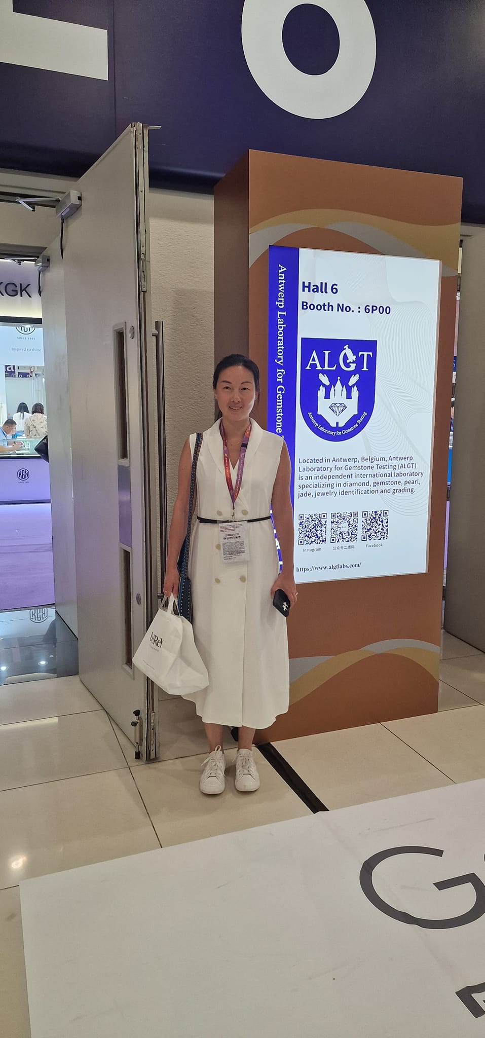 ALGT at HongKong gemstone and jewelry show.